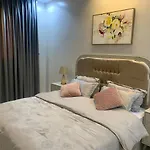 شقق العارض